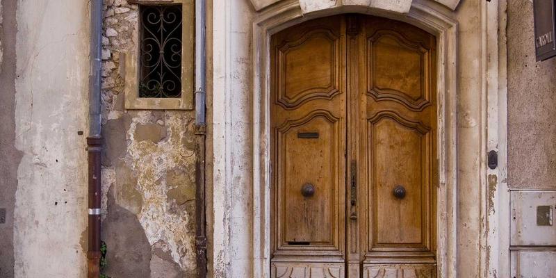 开源软件许可证合规性审查：企业如何规避法律风险并强化知识产权与版权保护