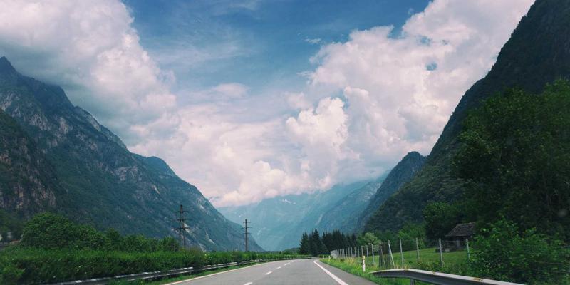 构筑企业护城河：从专利申请到法律咨询的商业秘密保护体系构建